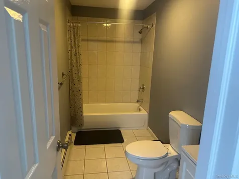 18 Mill Lane Medford NY 11763