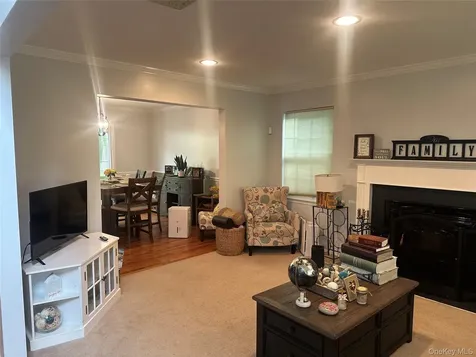18 Mill Lane Medford NY 11763