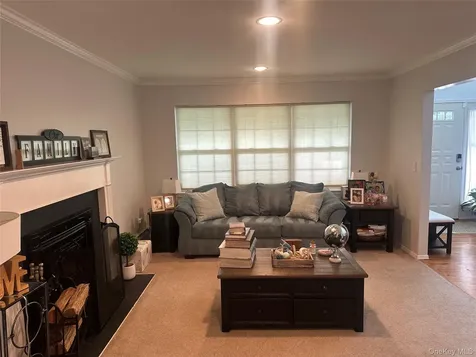18 Mill Lane Medford NY 11763