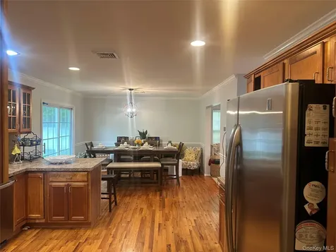 18 Mill Lane Medford NY 11763