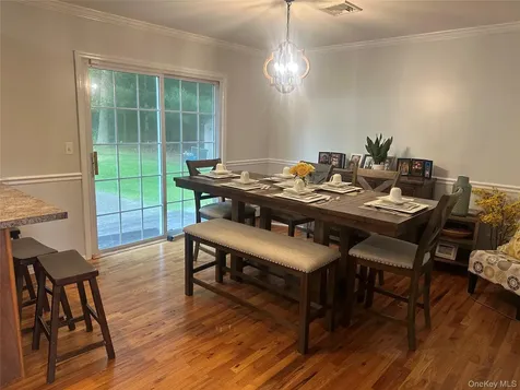 18 Mill Lane Medford NY 11763