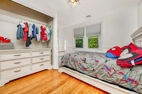 134 Singworth Street Oyster Bay NY 11771