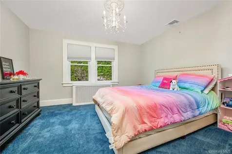 134 Singworth Street Oyster Bay NY 11771