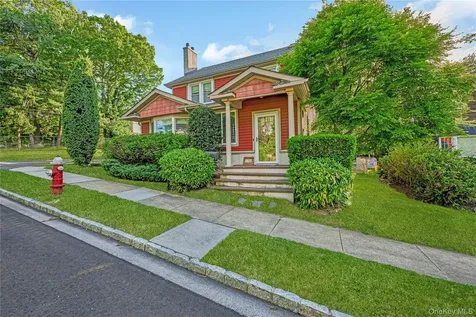 134 Singworth Street Oyster Bay NY 11771