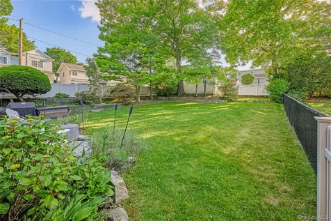 134 Singworth Street Oyster Bay NY 11771