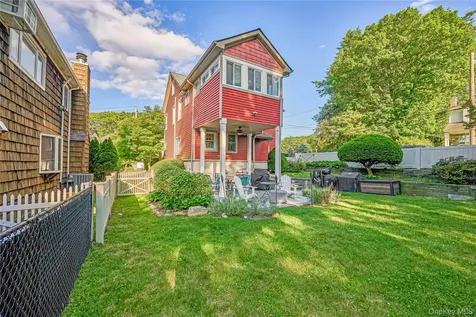 134 Singworth Street Oyster Bay NY 11771