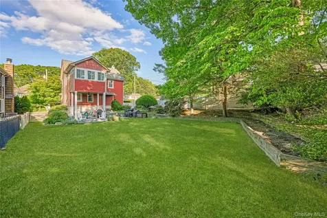 134 Singworth Street Oyster Bay NY 11771