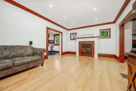 134 Singworth Street Oyster Bay NY 11771