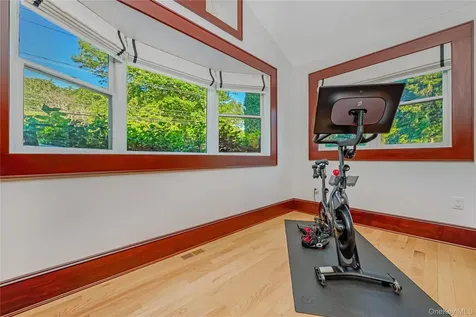 134 Singworth Street Oyster Bay NY 11771