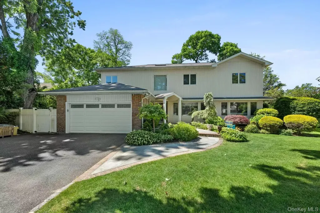 24 Holly Lane Jericho NY 11753
