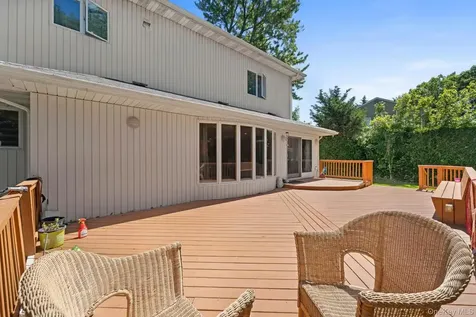 24 Holly Lane Jericho NY 11753