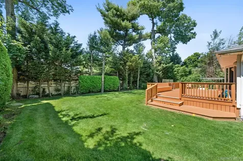 24 Holly Lane Jericho NY 11753