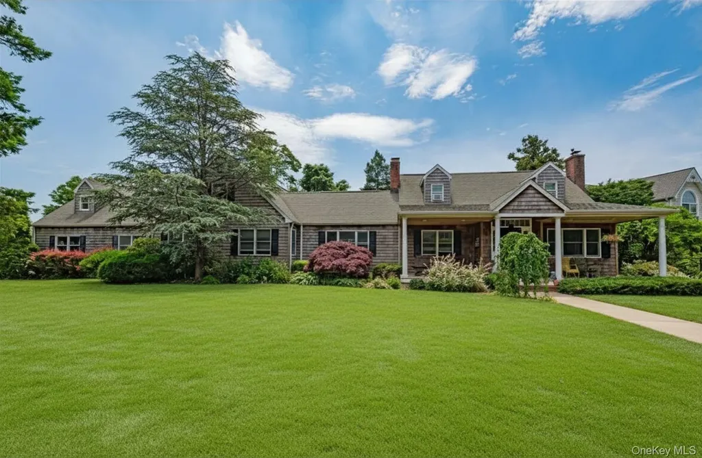 253 Melbury Road Babylon NY 11702