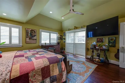 253 Melbury Road Babylon NY 11702