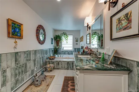 253 Melbury Road Babylon NY 11702