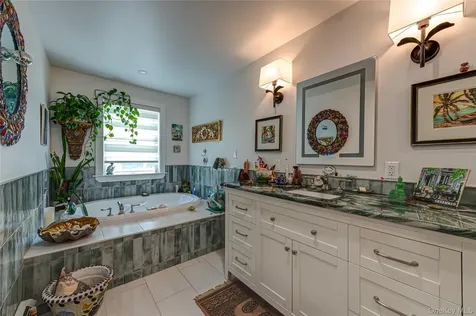253 Melbury Road Babylon NY 11702