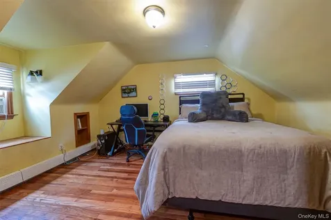 253 Melbury Road Babylon NY 11702