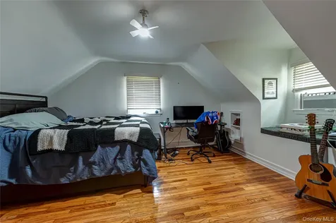253 Melbury Road Babylon NY 11702