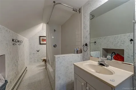 253 Melbury Road Babylon NY 11702