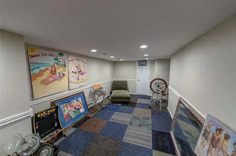 253 Melbury Road Babylon NY 11702