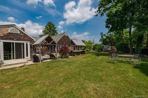 253 Melbury Road Babylon NY 11702