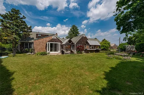 253 Melbury Road Babylon NY 11702