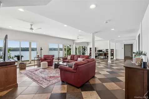 47 Laurel Cove Road Laurel Hollow NY 11771