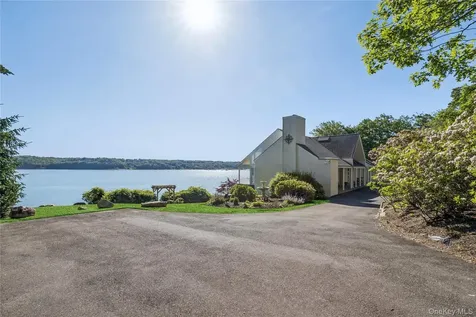 47 Laurel Cove Road Laurel Hollow NY 11771