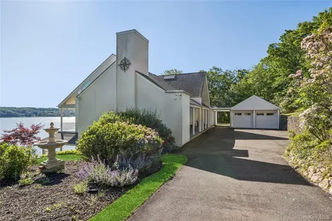 47 Laurel Cove Road Laurel Hollow NY 11771