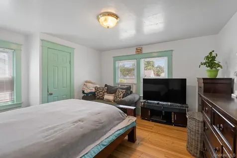 8 Mildred Avenue Poughkeepsie NY 12603