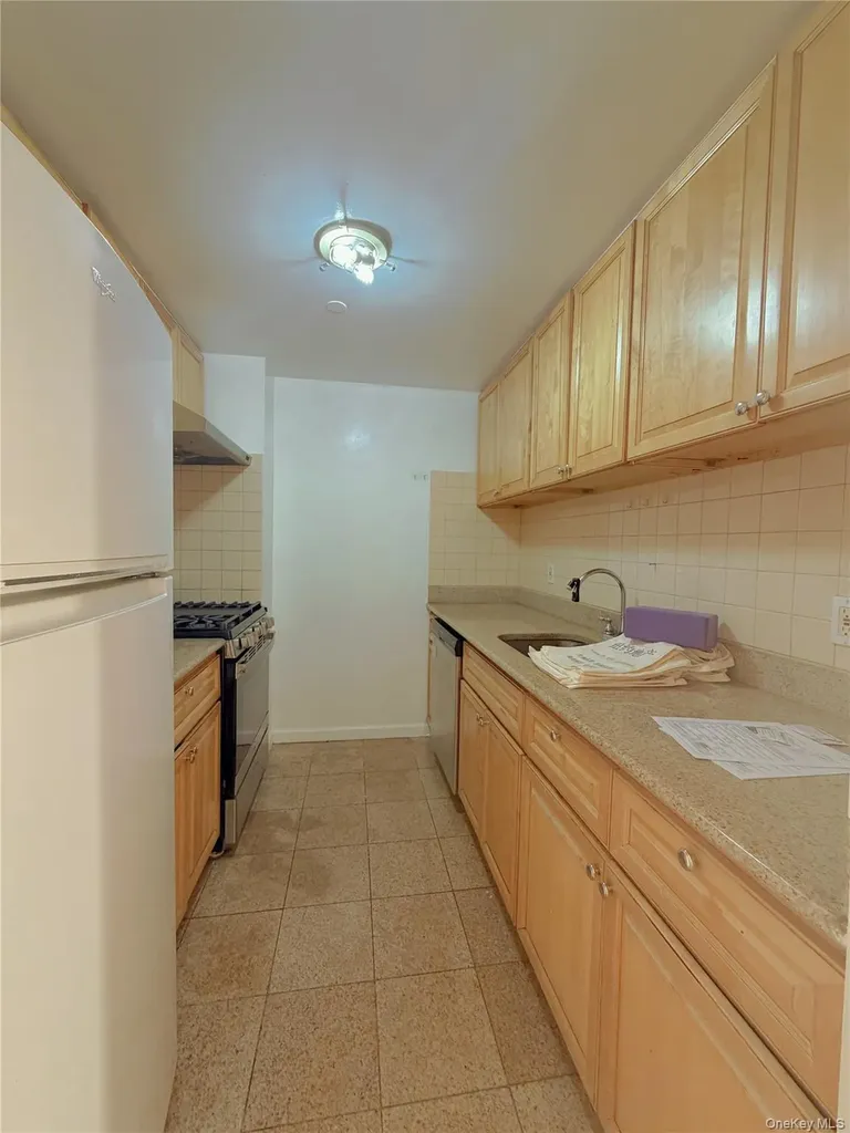 136-16 35th Avenue Flushing NY 11354