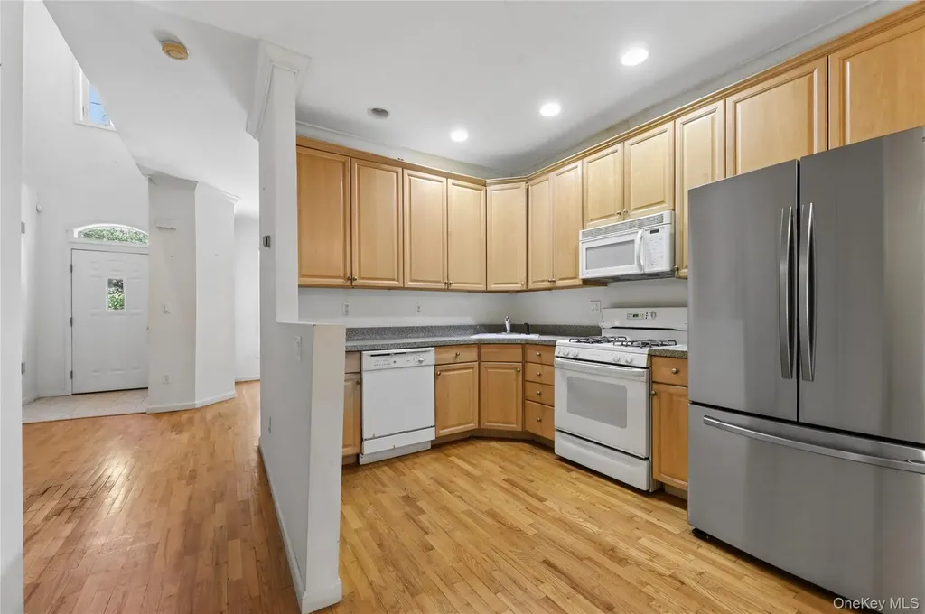 103 Alexander Court Nanuet NY 10954