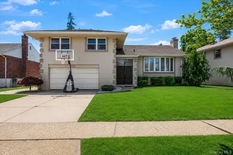 648 Diane Place North Woodmere NY 11581