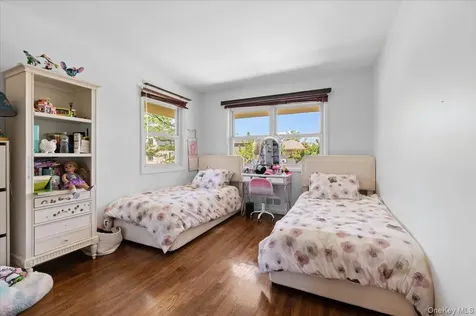 648 Diane Place North Woodmere NY 11581