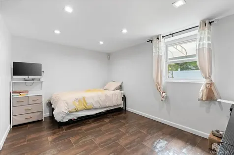 648 Diane Place North Woodmere NY 11581