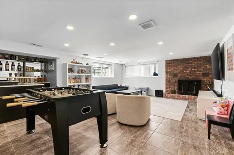 648 Diane Place North Woodmere NY 11581
