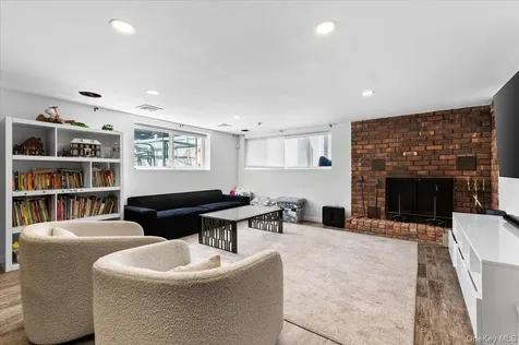 648 Diane Place North Woodmere NY 11581