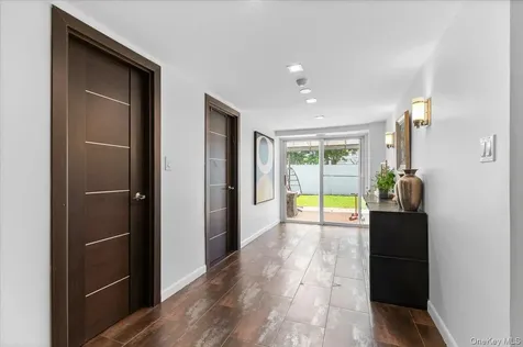 648 Diane Place North Woodmere NY 11581