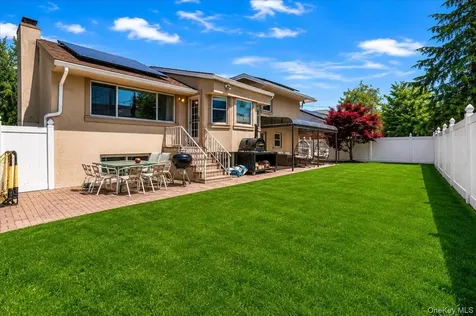 648 Diane Place North Woodmere NY 11581