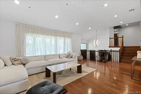 648 Diane Place North Woodmere NY 11581