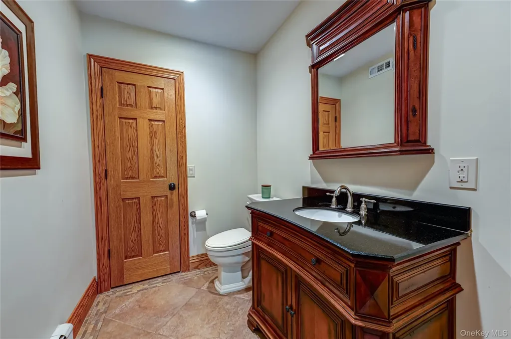130 N Country Road Shoreham NY 11786