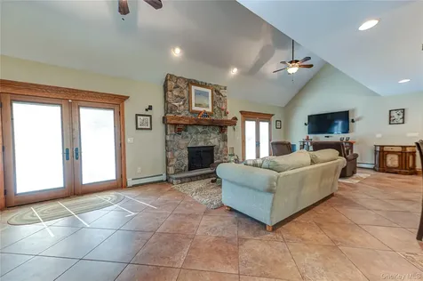 130 N Country Road Shoreham NY 11786