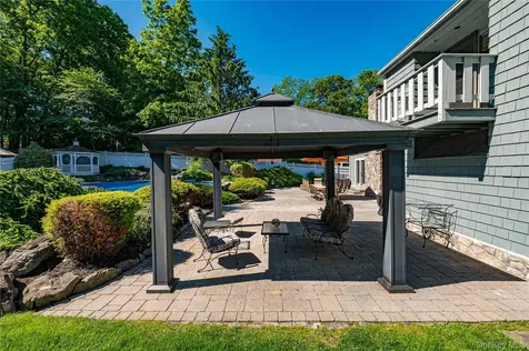 130 N Country Road Shoreham NY 11786