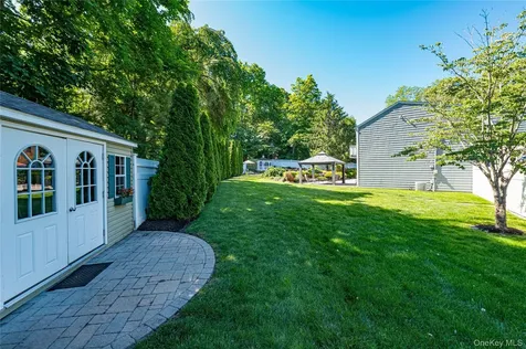 130 N Country Road Shoreham NY 11786