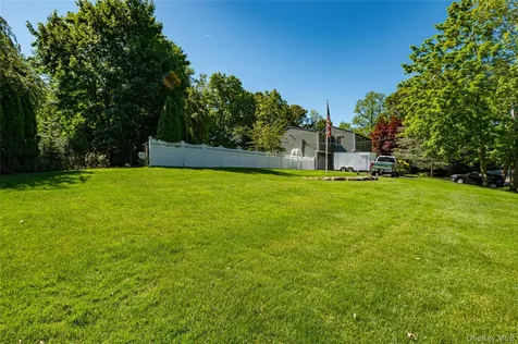 130 N Country Road Shoreham NY 11786