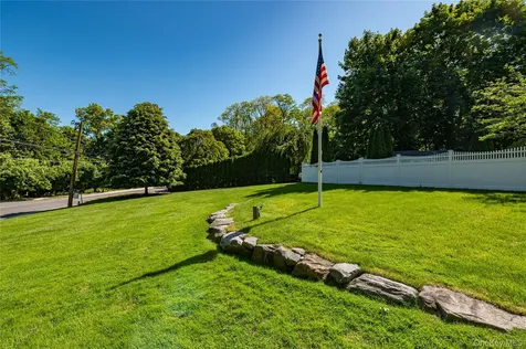 130 N Country Road Shoreham NY 11786