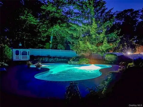 130 N Country Road Shoreham NY 11786