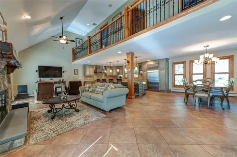 130 N Country Road Shoreham NY 11786