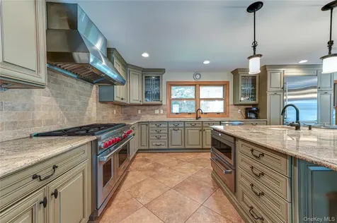 130 N Country Road Shoreham NY 11786