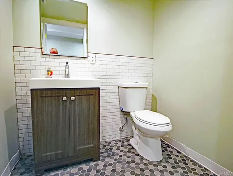 2370 26th Street Astoria NY 11105